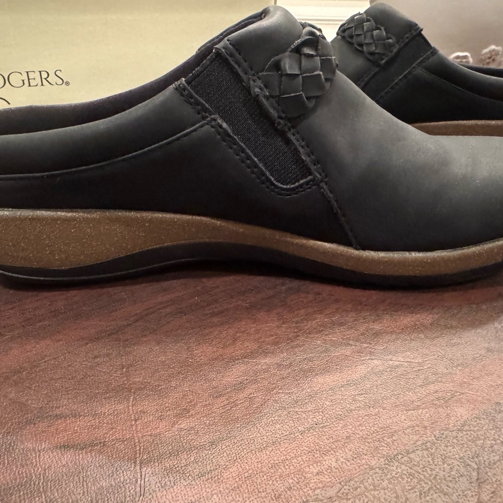 Kim Rogers Black Mules with Brown Sole - Picture 8 of 13